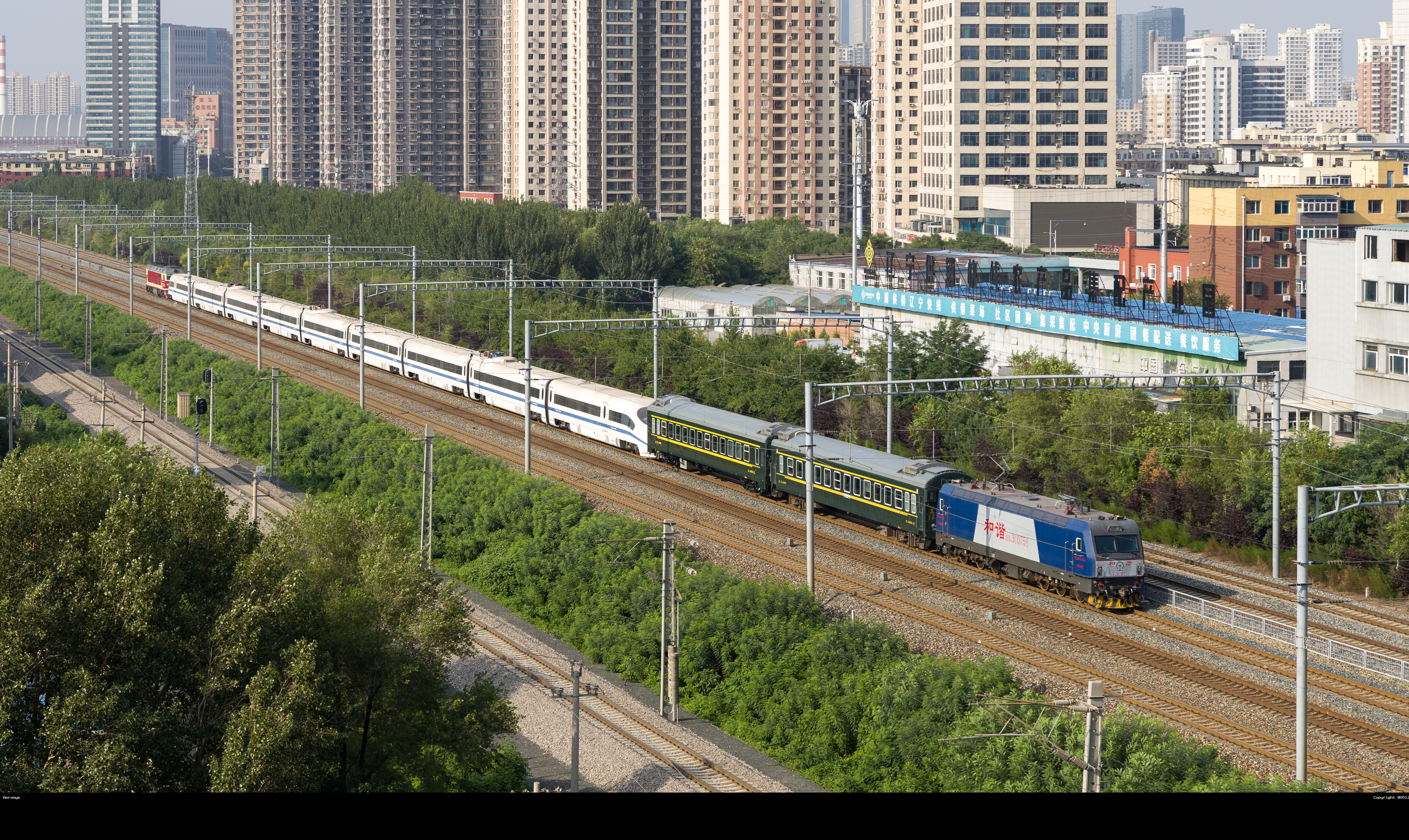 57008次列车浑河站接近