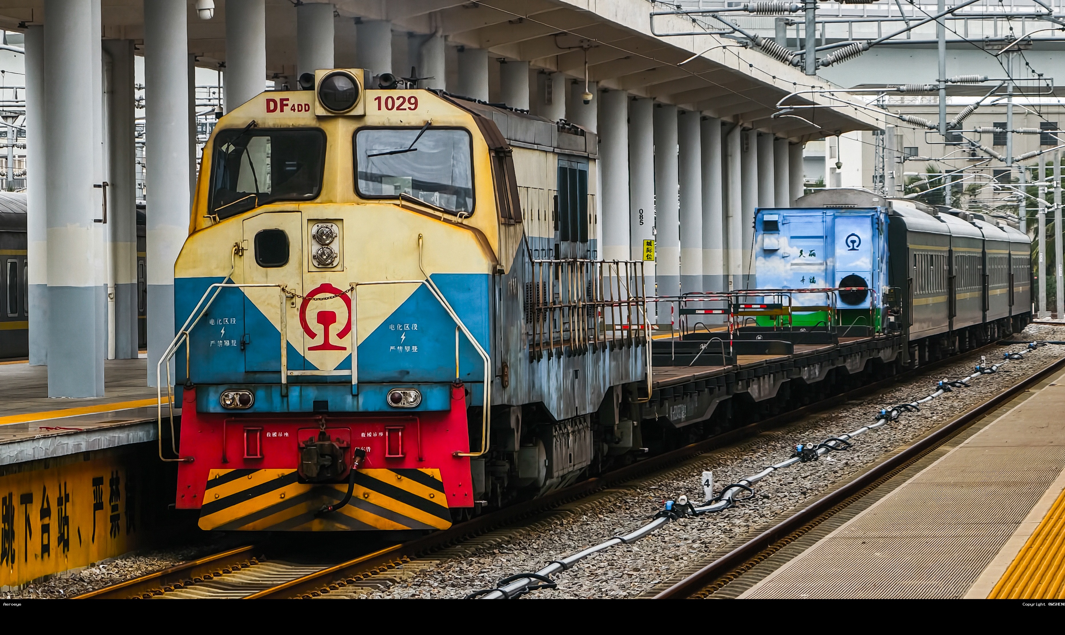 DF4DD1029牵引Z386出岛上船