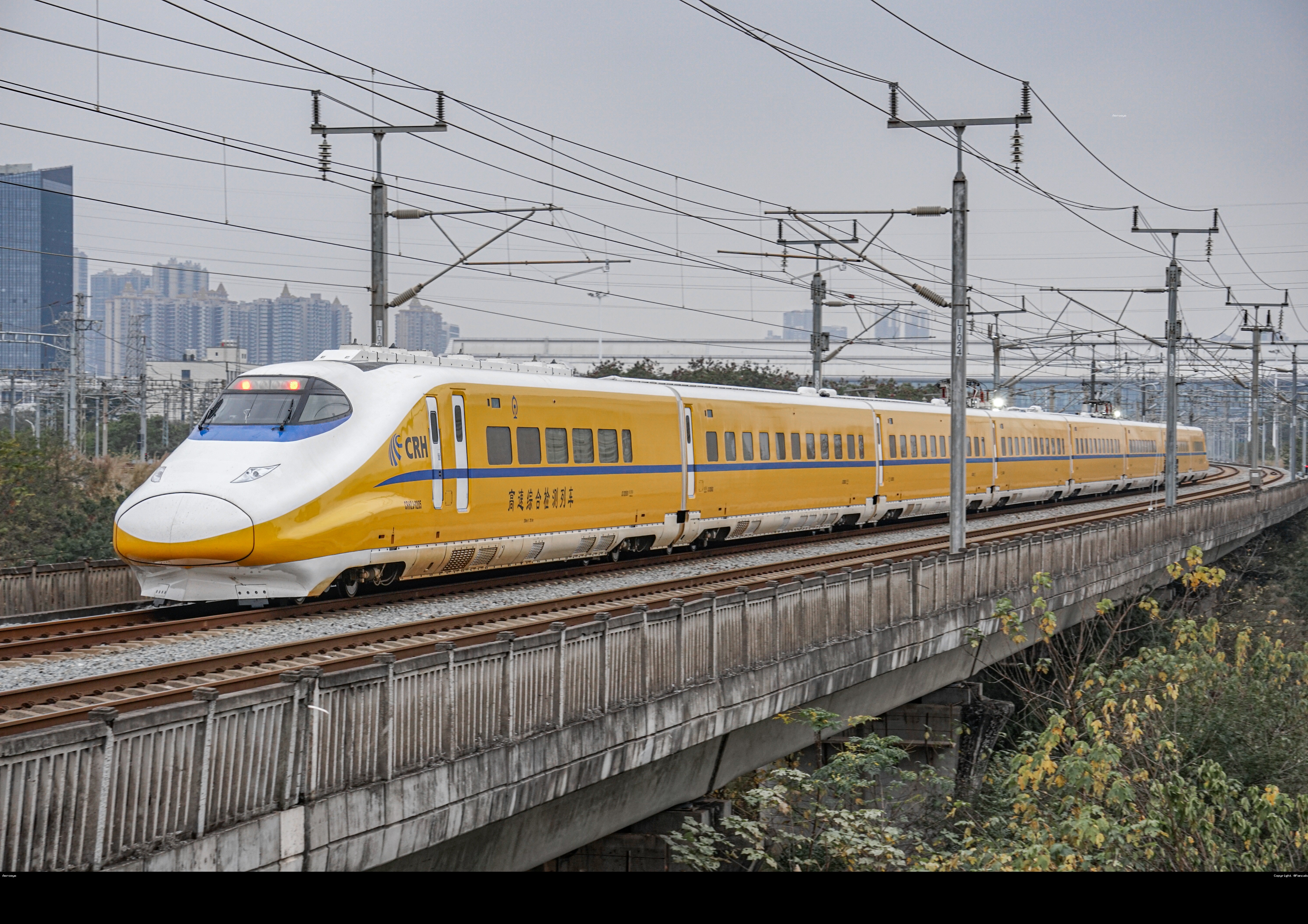 CRH2J-0205